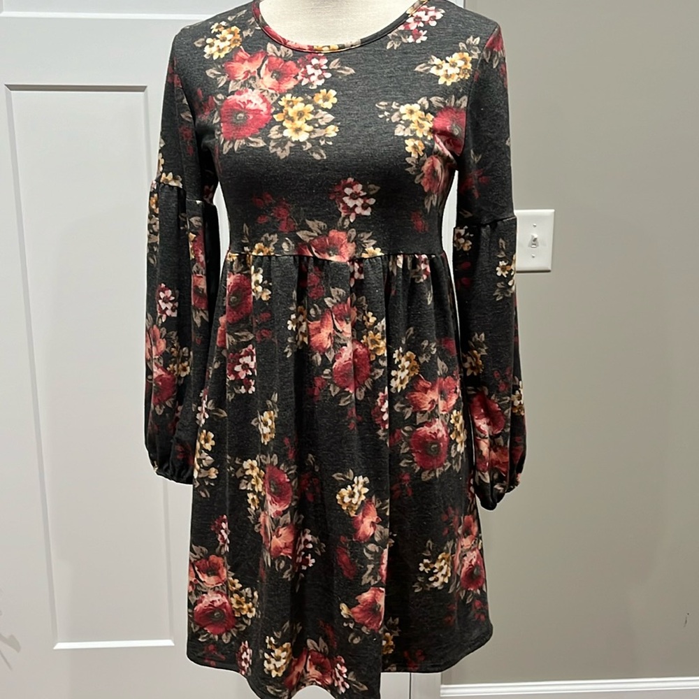 Acting Pro womens floral babydoll dress with bishop sleeves size small EUC